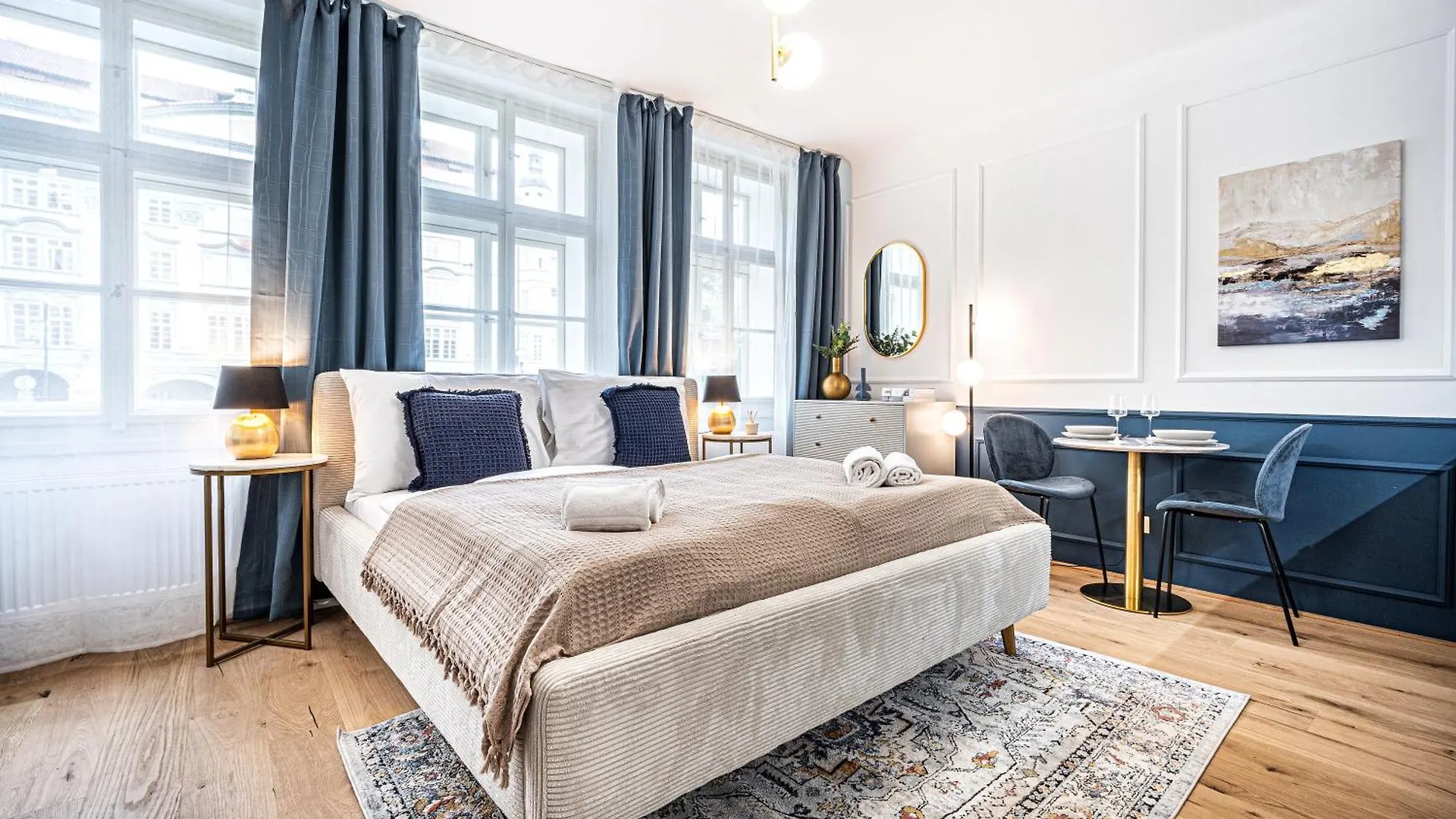 Beautifully Renovated Apartments At Lesser Town Prague