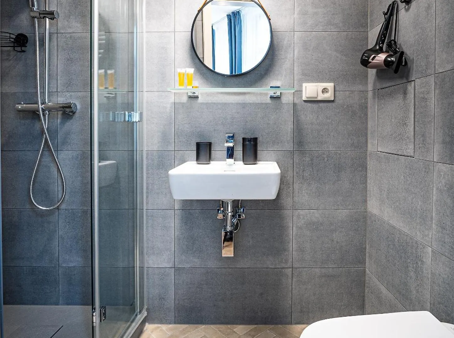 Beautifully Renovated Apartments At Lesser Town Prague